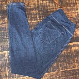 Maternity jeggings size small